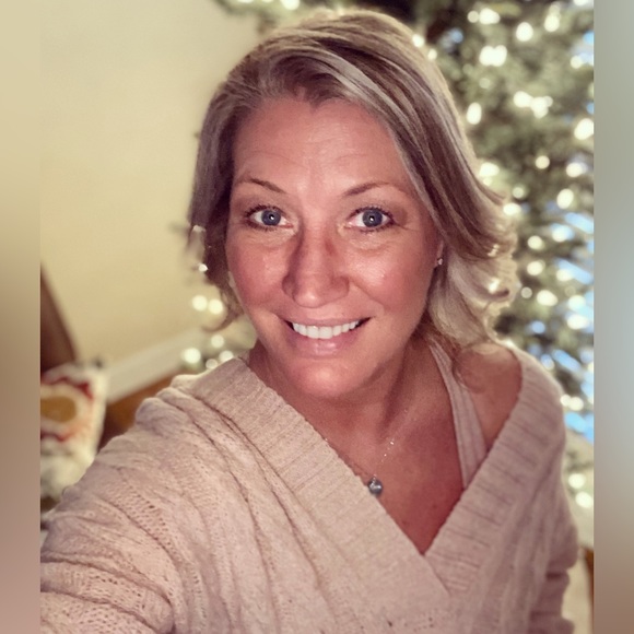 Meet your Posher, Jill - Picture 2 of 16